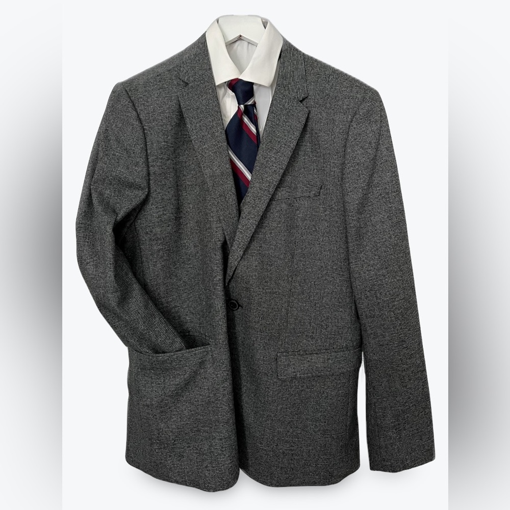 Skinny fit, gray houndstooth three-piece suit 42R
